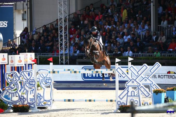paard-vanc-rotterdam3-120205