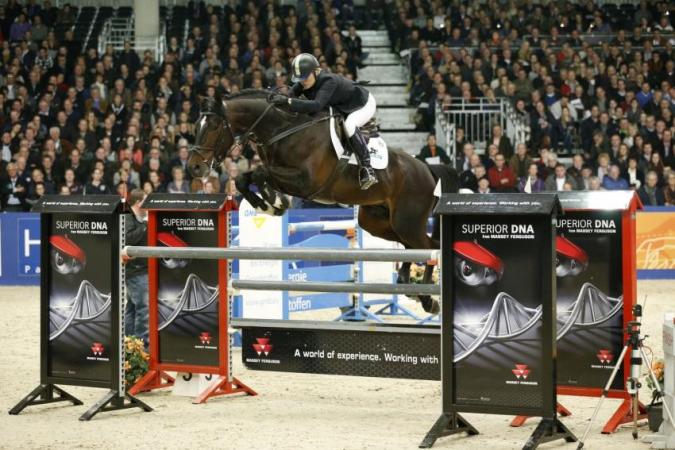 paard-Kurten-J-Zapatero-VDL-den-bosch-klein